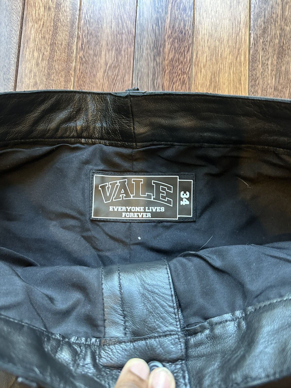 Vale Kill Bill Moto Pants Black Faux Leather Size 34 - Black - Size 34 - Detail Shot