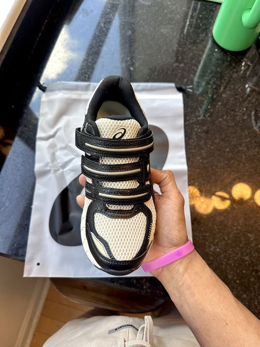 Asics Mens 4 5 Womens 6  Gel Kayano 20 Hal Studios Bone - Size 5 - Back View