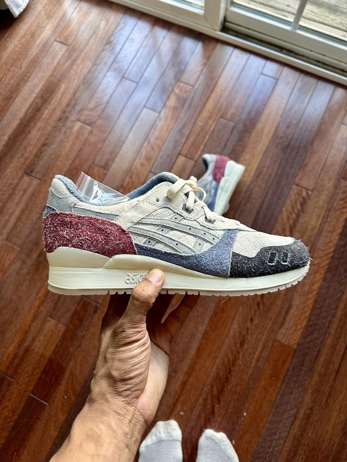 Asics10. Asics Ronnie Fieg For Asics Gel Lyte Iii Remastere - Red - Size 5 - Tag/Label