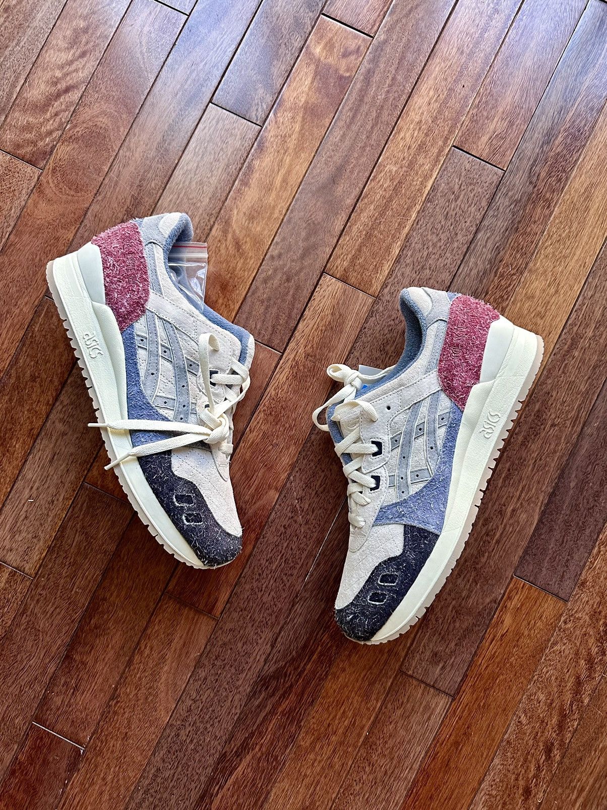 Asics10. Asics Ronnie Fieg For Asics Gel Lyte Iii Remastere - Red - Size 5 - Front View