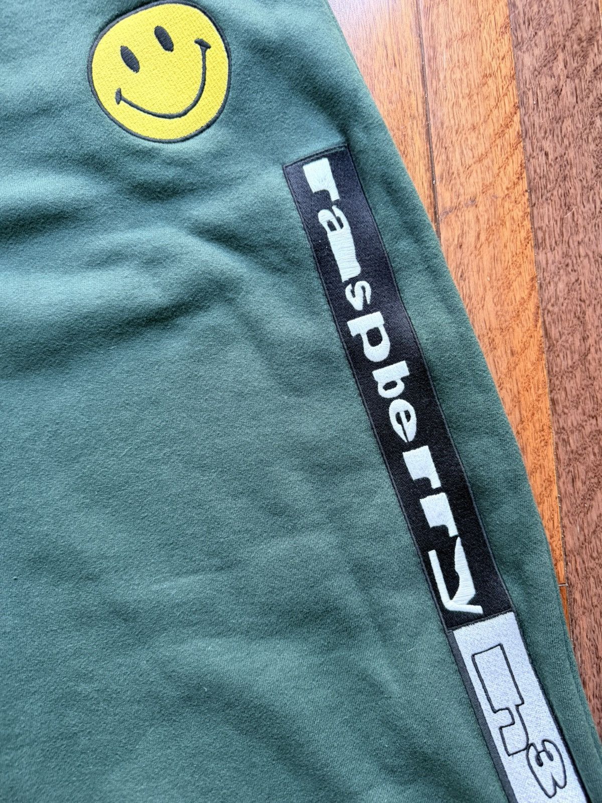 The GV Gallery Gv Gallery Greedy Unit Garbage Sweatpants - Green - Size 36 - Detail Shot