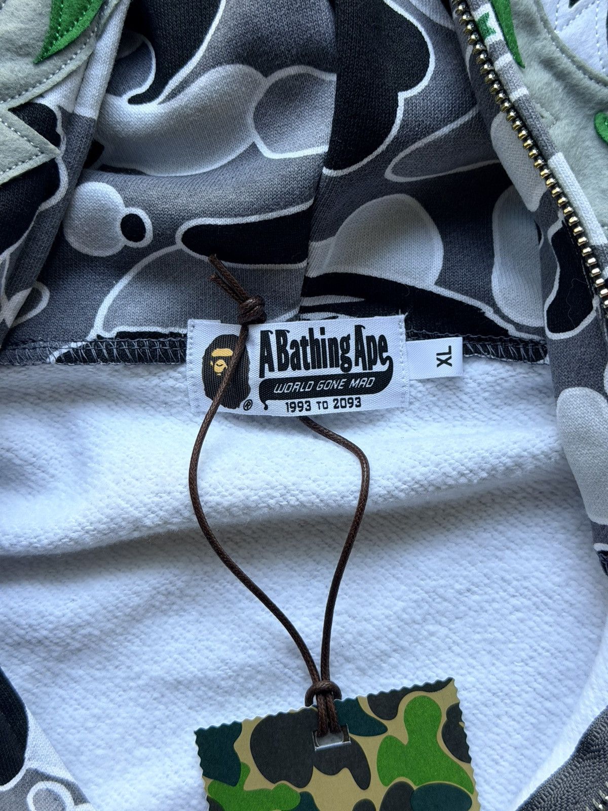 Bape X Hidden Sta Camo Tiger Full Zip Hoodie - Red - Size XL - Detail Shot