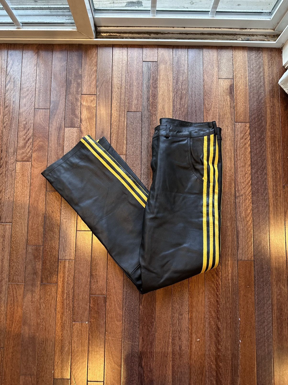Vale Kill Bill Moto Pants Black Faux Leather Size 34 - Black - Size 34 - Back View