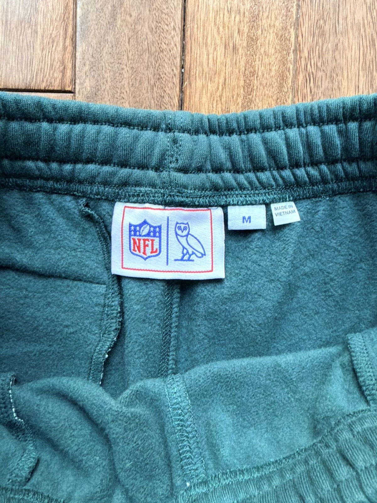 NFL x October's Very Own Nfl X October Very Own Octobers Very Own Ovo Nfl E - Green - Size M - Detail Shot