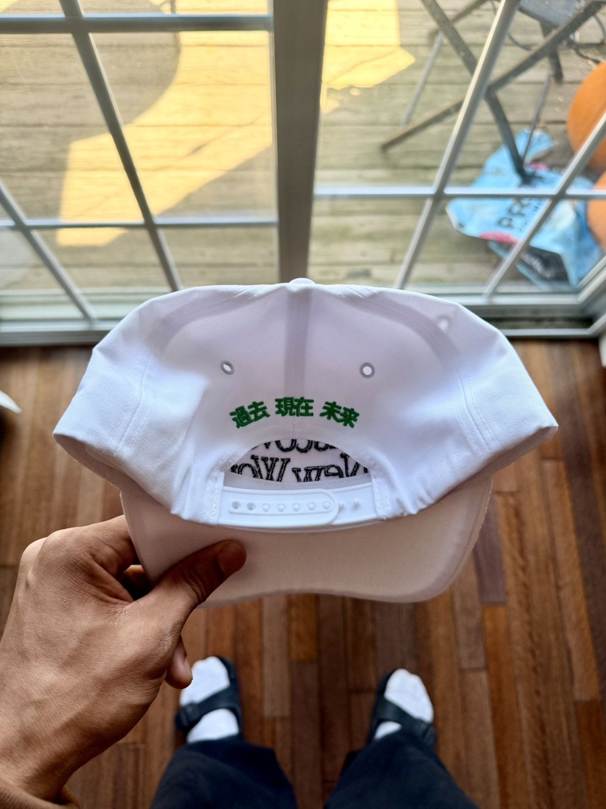 HIDDEN Discover A New World Snapback - White - Size OS - Tag/Label