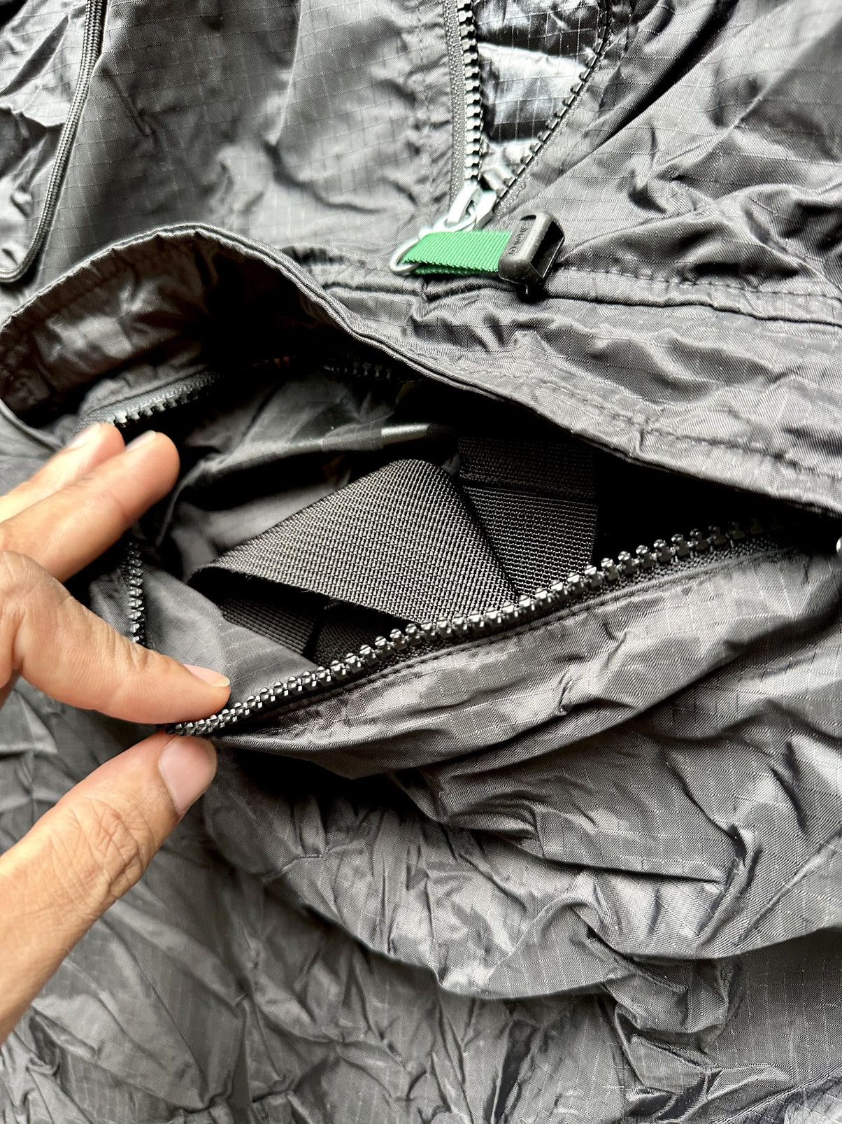 HIDDEN One Size  H Logo Packable Anorak - Black - Size XL - View 11