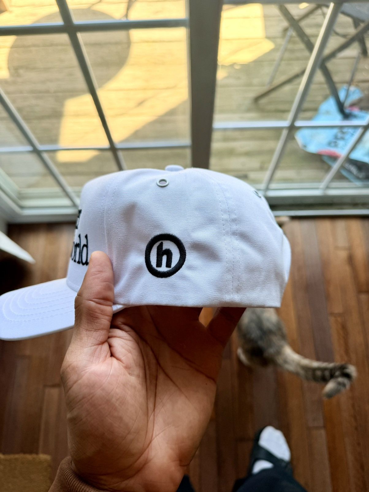 HIDDEN Discover A New World Snapback - White - Size OS - Detail Shot