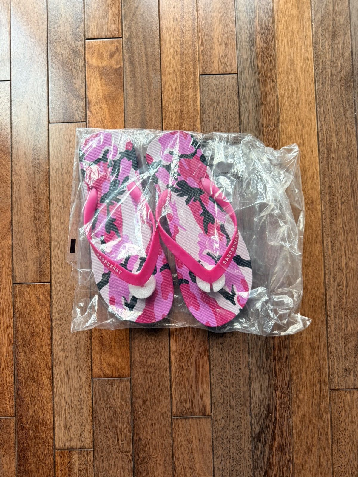 The GV Gallery Raspberry Hills Pink Camo Flip Flops Size 10 - Pink - Size 10 - Tag/Label